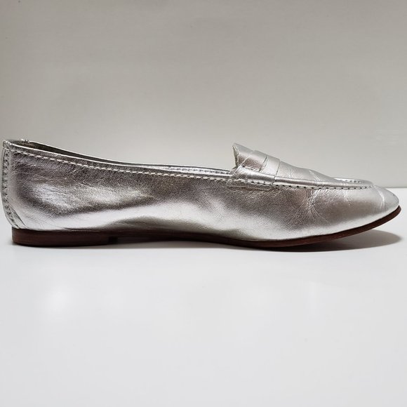 Esprit de Corp Women's Silver Leather Loafers 6.5B - Picture 2 of 11